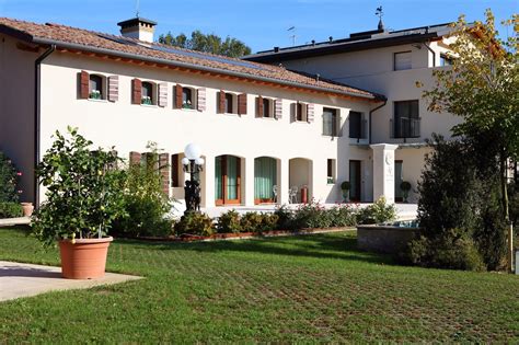 AGRITURISMO VILLA ALMÉ (Basalghelle) .